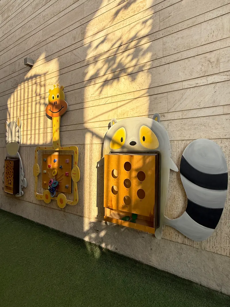 حیاط، مهدکودک قندعسل