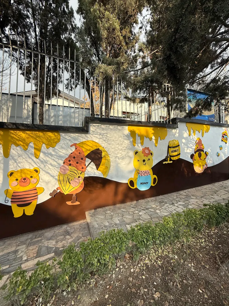 نما با کانسپت زنبور، مهدکودک قندعسل
